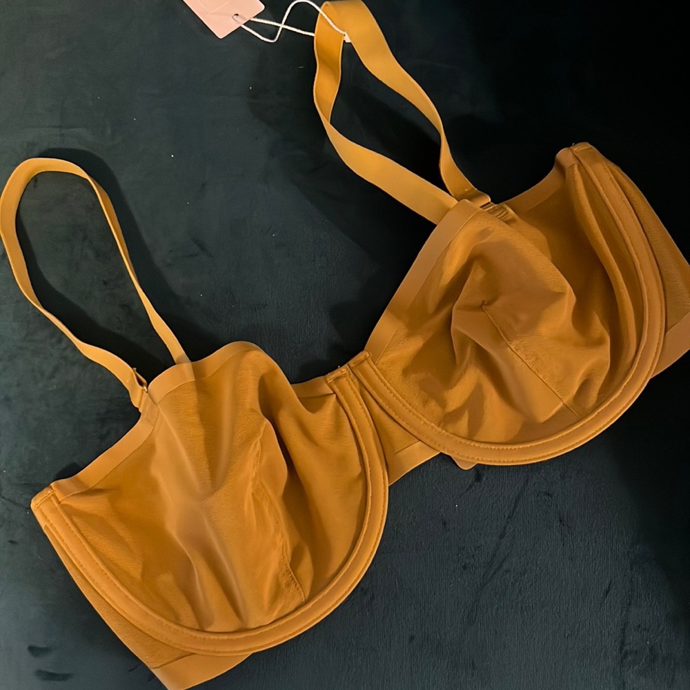 CUUP | Balconette Bra | 32F | Gold | Mesh Fabric